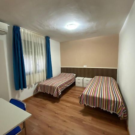 Hostal Urpi-Oklahoma Reus Luaran gambar