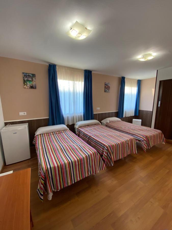 Hostal Urpi-Oklahoma Reus Luaran gambar