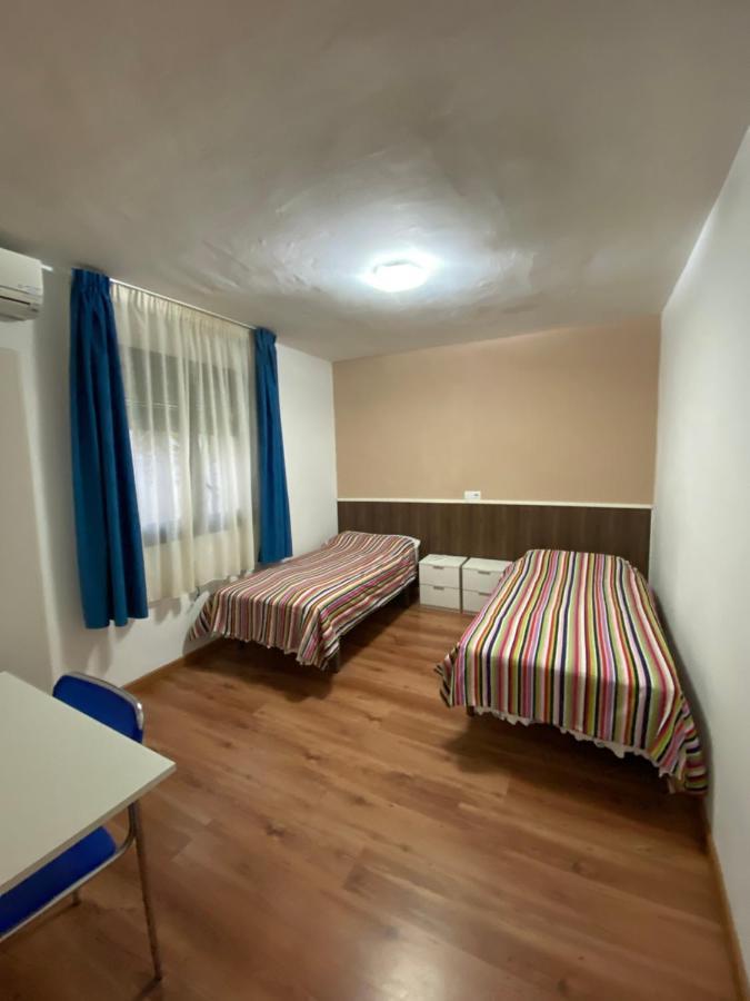 Hostal Urpi-Oklahoma Reus Luaran gambar