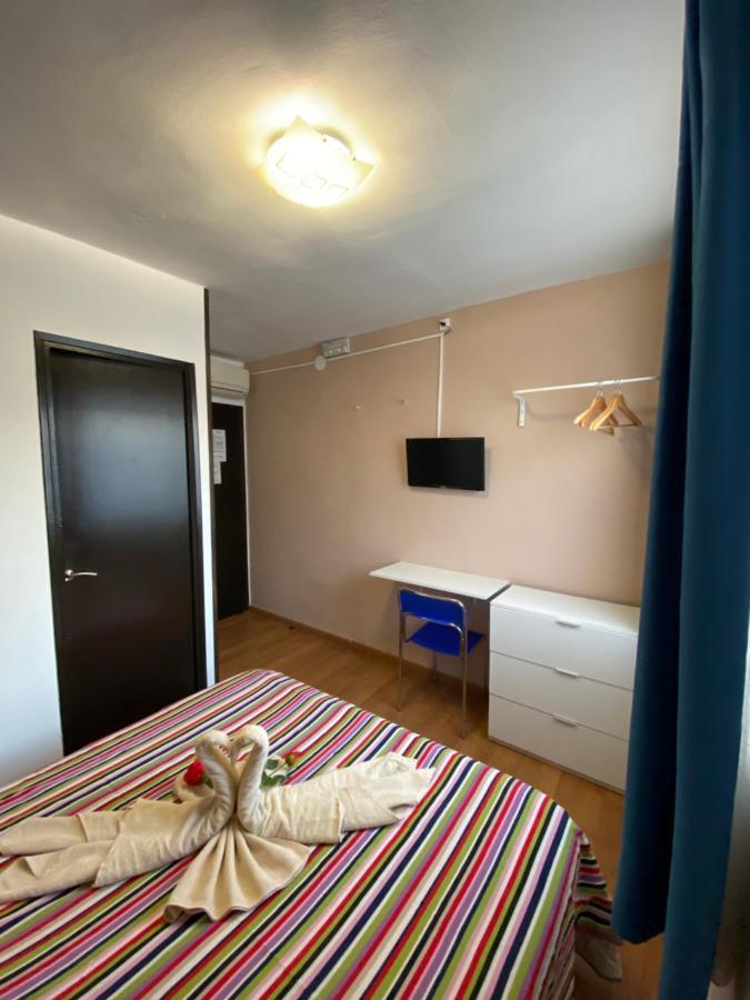 Hostal Urpi-Oklahoma Reus Luaran gambar